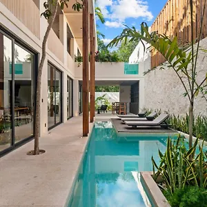 villa-new-luxury-5-bedroom-with-private-pool-jacuzzi.tulum-hotels.net/